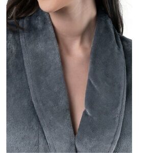 Ulta beauty,‎ plush robe